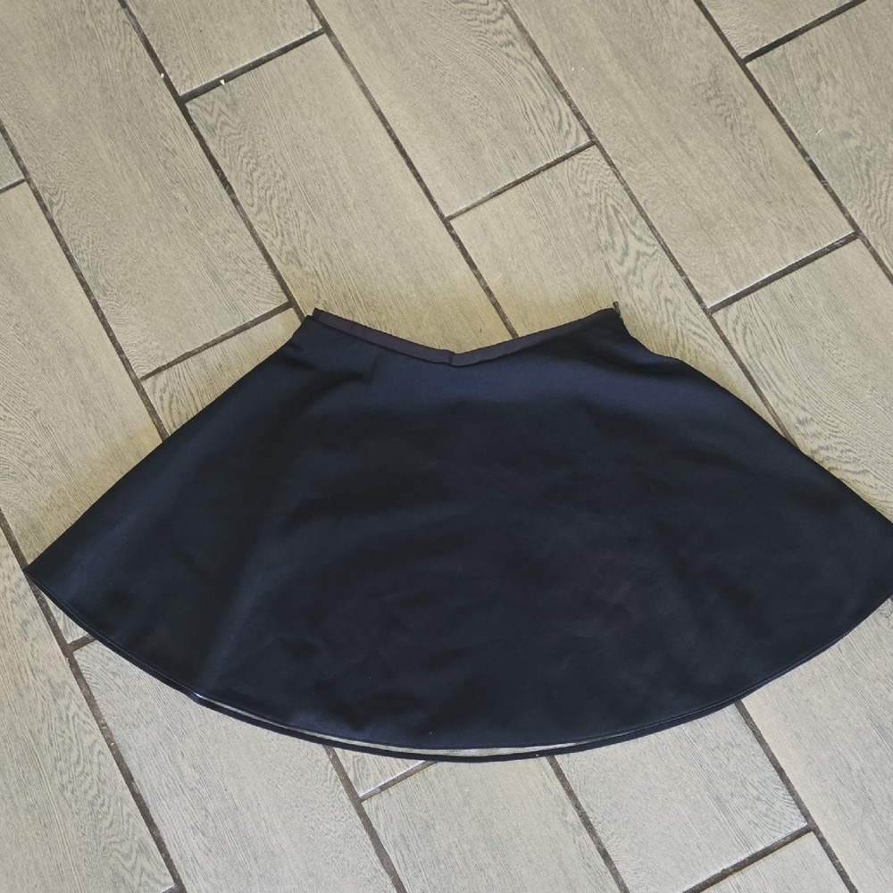 Talula Aritzia Black Skater Skirt Mini Flare Side Zip BSK2-7252-33 Size 4
